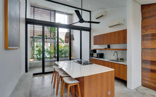 Rhys Apartment - Berawa