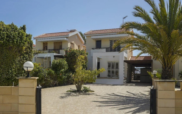 Meneou Beachfront Villa 5