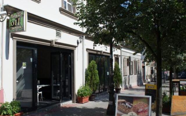 Отель Hostel Theater 011 Сербия, Белград - отзывы, цены и фото номеров - забронировать отель Hostel Theater 011 онлайн вид на фасад