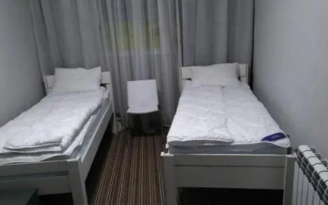 Hostel on Dragomanova 27