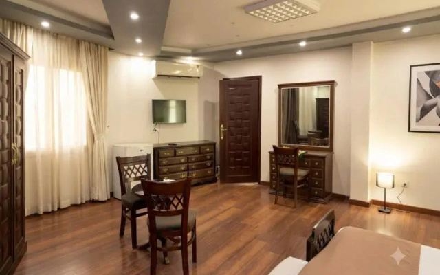 Al-manar Hotel