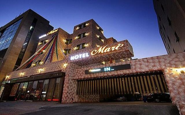 Click Hotel вид на фасад