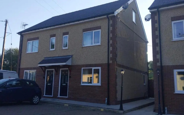 No2 Glan Nodwydd
