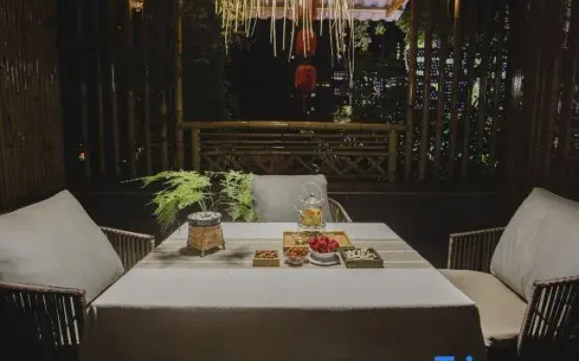 Qingshen Zhujian Guesthouse