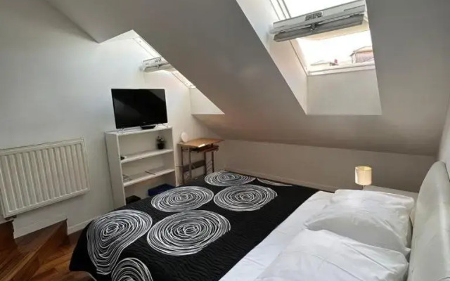 Room DeLuxe