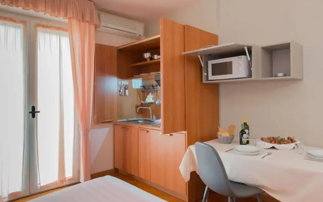 Tastefully Furnished Studio Near the Sea