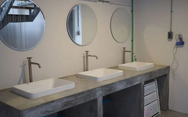Hybrit Hostel & Cafe