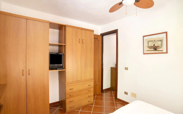 Ideal Apartment in Marinella near Beach with Shared Garden