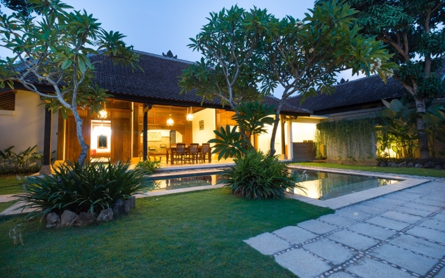 Bali Royal Heritage Villas In Bali Indonesia From 222 Photos Reviews Zenhotels Com