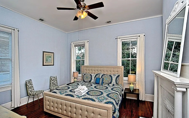 Downtown Savannah Oasis 4 BR 3 BA