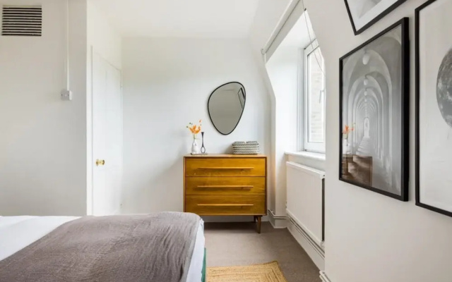 The Vauxhall Bolthole - Elegant and Bright 2bdr Flat