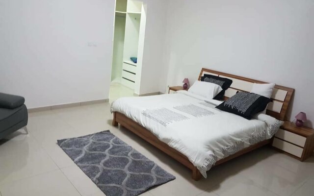 Résidence aichatou rose in Dakar, Senegal from 103$, photos, reviews - zenhotels.com guestroom
