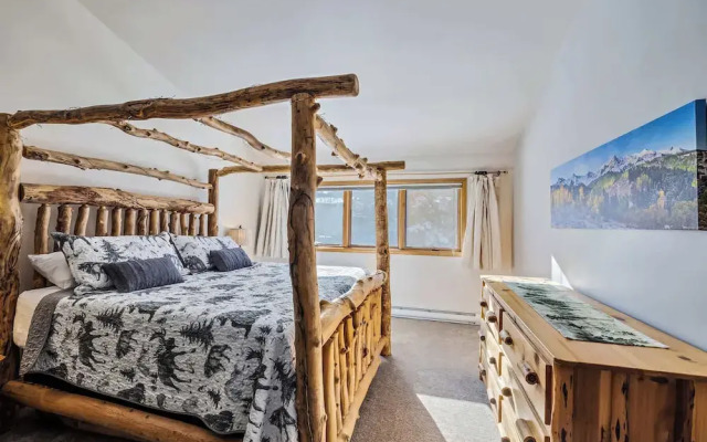 Trail Ridge Retreat Sleeps 8