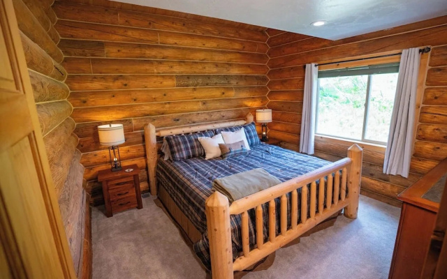 Destination Alaska Charters - Cabin 1