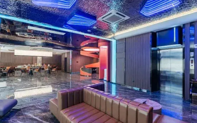 Haikou Qilou Old Street AI Stay Future Hotel (Meiyuan Road)