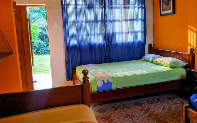 Puerto Quito Lodge By Dot Light