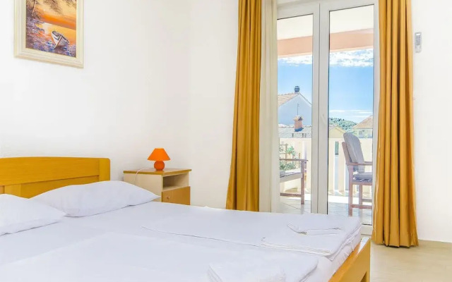 Apartments Tiho i Pave