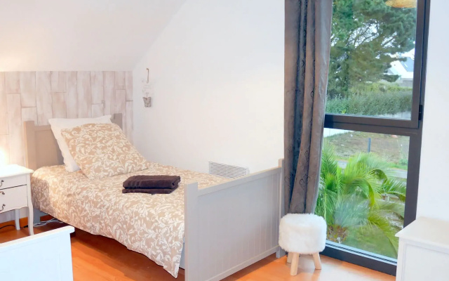 Beachfront Holiday Home in Guisseny