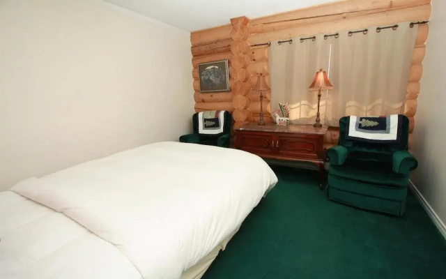 Whitewater Lodge