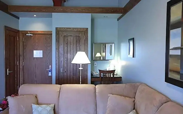 Huff Estates Inn & Winery