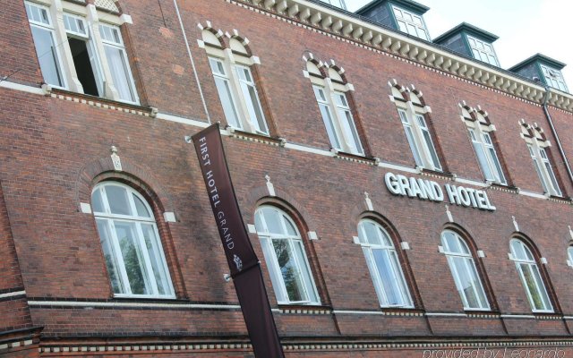 Отель First Hotel Grand Odense Дания, Оденсе - отзывы, цены и фото номеров - забронировать отель First Hotel Grand Odense онлайн вид на фасад