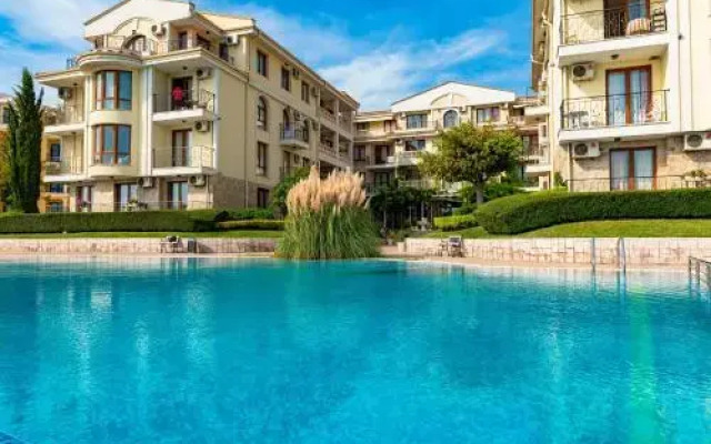 Menada Royal Bay Apartments