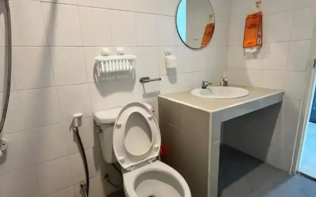 Private Apartment in Phuket With Balcony and Free Wifi