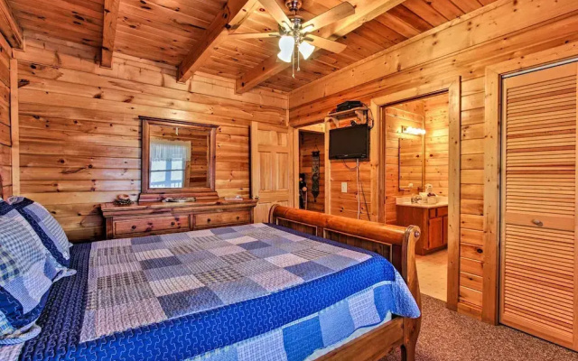Rustic Sevierville Cabin w/ Covered Porch!