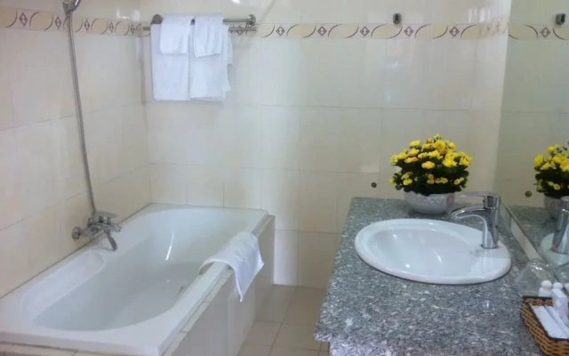 Y Linh Hotel