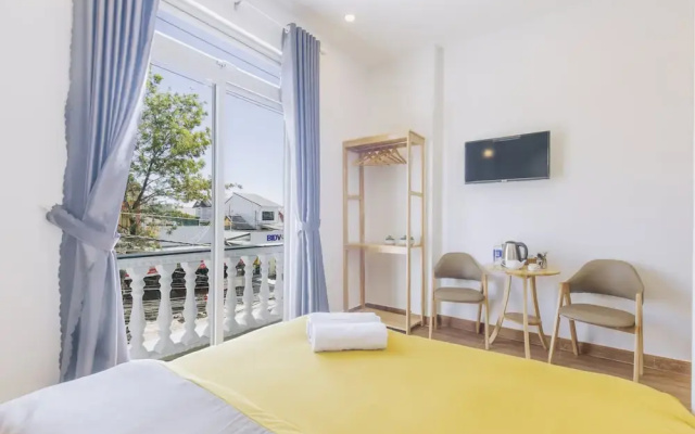 Thuat Khuyen Hotel