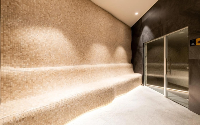 Woodside Residence 325