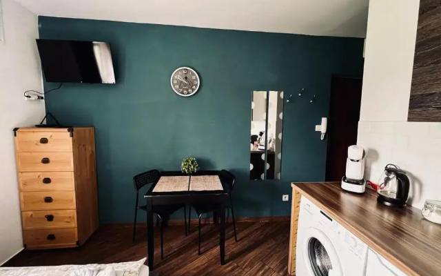 eM Apartment 17