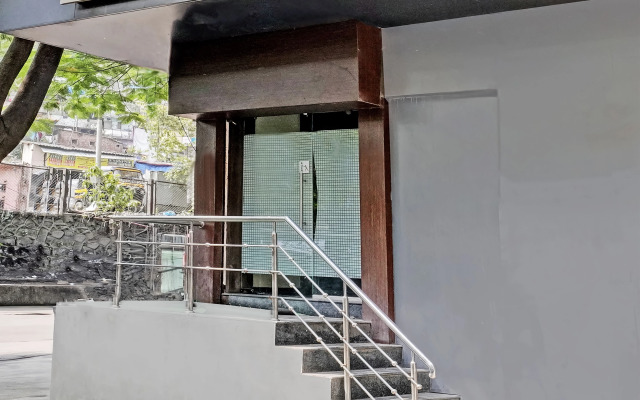 Hotel O Blue Inn Residence Near R City Mall