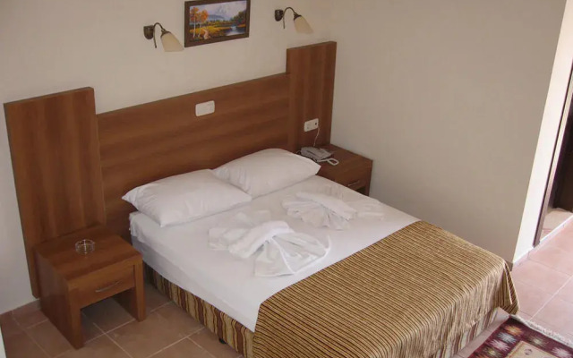 Moms Hotel