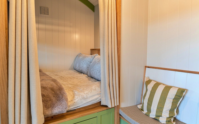 Shepherd's Hut in Devon by Scenic Lake