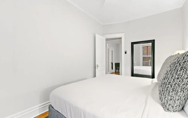 Chic 2BR Escape - Buckingham 1