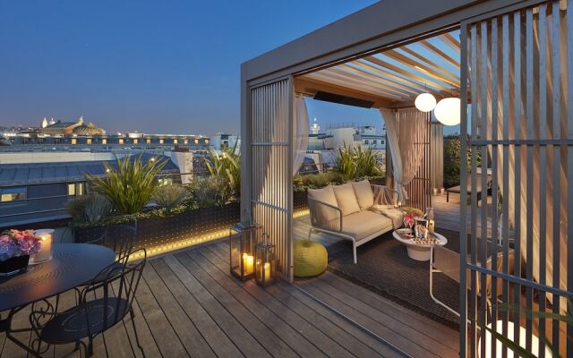 Отель Mandarin Oriental Paris вид на фасад