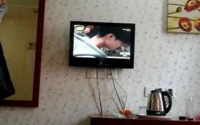 Hening Hotle