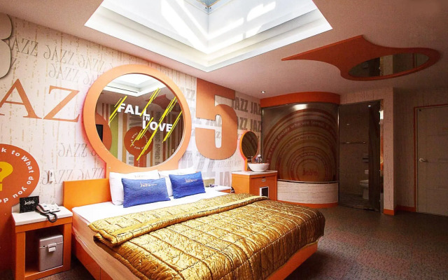 Jaya Hotel
