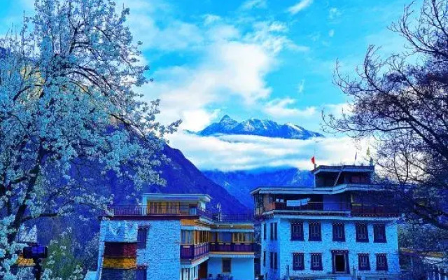 Danba Gehai Courtyard Homestay (Zhonglu Tibetan Village)
