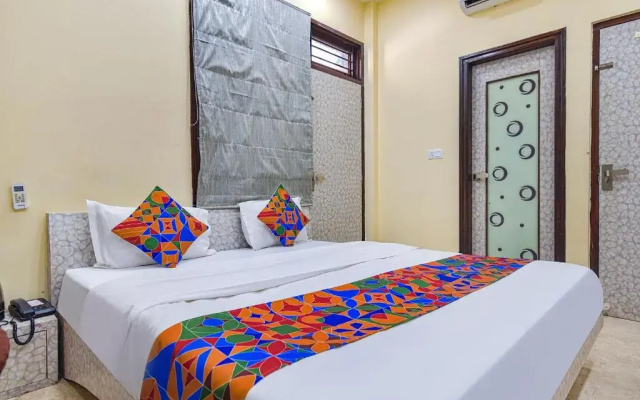 Fabhotel The Castle Homestay Inn