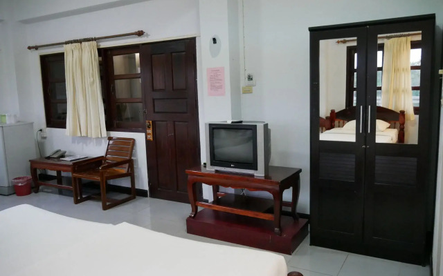 Samoar Riverside Hotel
