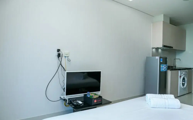 Comfy Studio at Puri Mansion Apartment