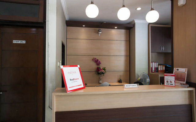 RedDoorz @ Rampal
