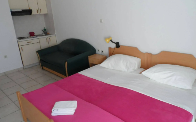 Rooms and Apartments Galeb