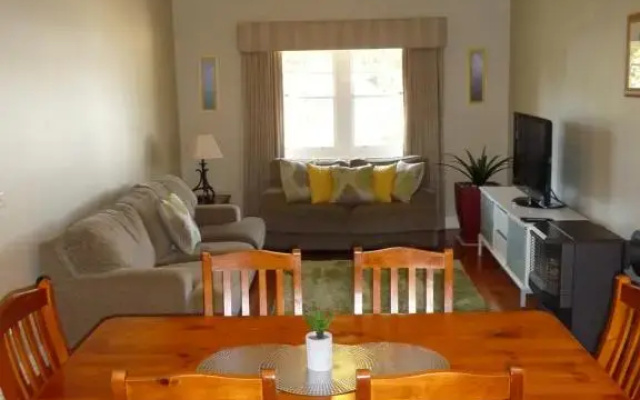 Shepp Central Apartment