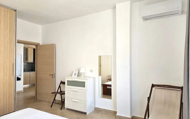 Holiday Apartment With Sea View - 180