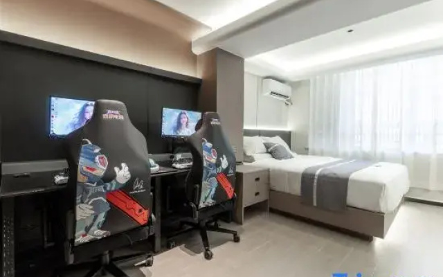 Jiaqi Electric Sports Hotel (Shenyang Forbidden City Branch)