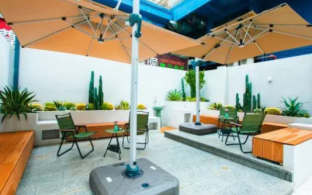 Naiwei L Executive Apartments (Coast City Nanyou Subway Station)
