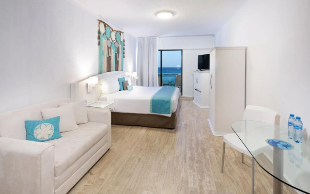 Cyan Cancun Resort & Spa